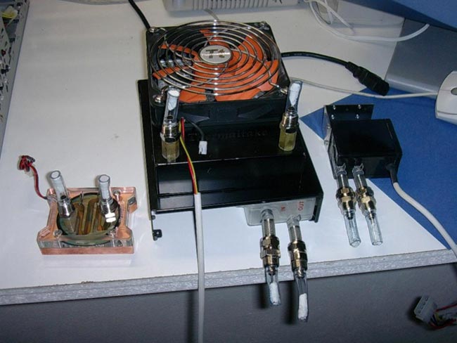 Componenti per il raffreddamento a liquido di PC e CPU