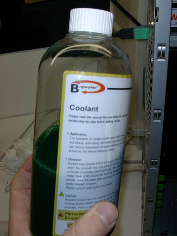 Il liquido degli impianti di raffreddamento per computer
